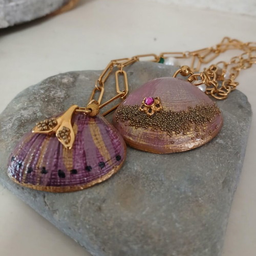 Faux Bijoux Necklaces with Shells, Pack of 2, Like New