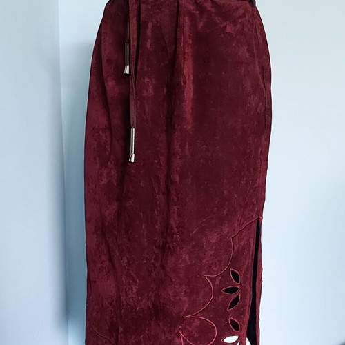 Adilisik velvet skirt with embroidery and slits like new, sizes L/XL
