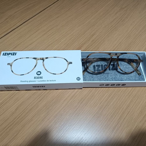 Izipizi #K Light Tortoise Reading Glasses +1.00 Like New