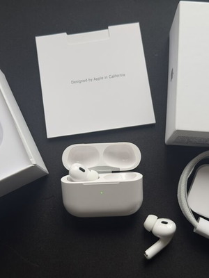 AirPods Pro 2 like new with original case and AppleCare