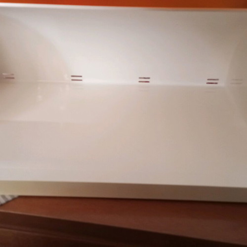 Guzzini bread box like new