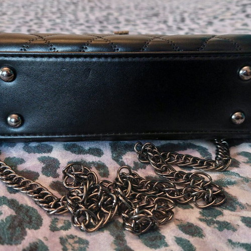 Shoulder bag like new, black with detachable chain