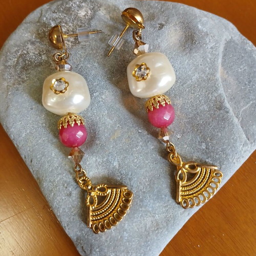Earrings with pearls, semi-precious stones and Swarovski crystals new