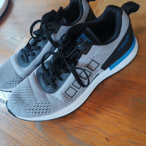 Men's athletic shoes used, size 44, black and gray