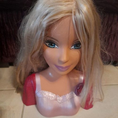 Barbie head used for hairstyling