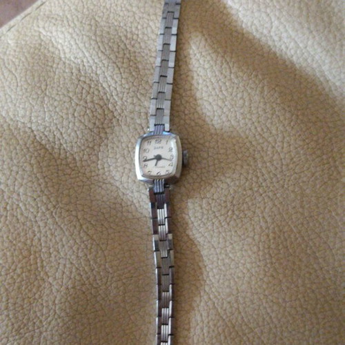 Zaria Women's Mechanical Watch mint condition, vintage USSR