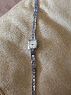 Zaria Women's Mechanical Watch mint condition, vintage USSR