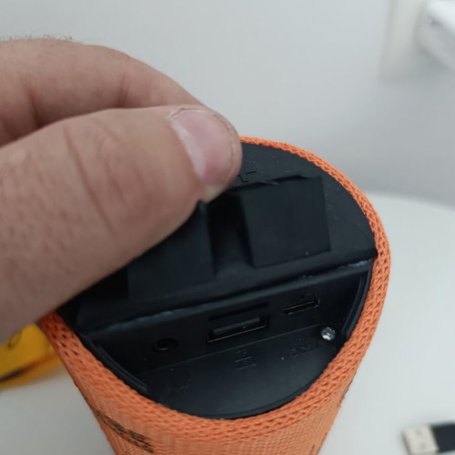 Portable Bluetooth speaker like new with USB and memory card