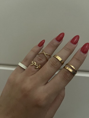 Gold rings new, set