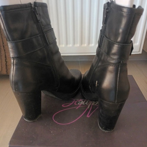 Alpe leather ankle boots like new, black, size 39