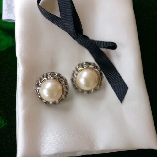 Vintage earrings used