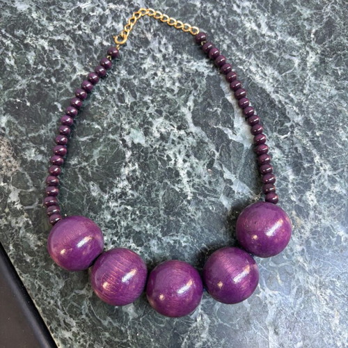 Purple wooden necklace like new, summer style