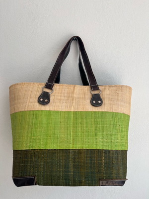 Straw beach bag with inner lining new