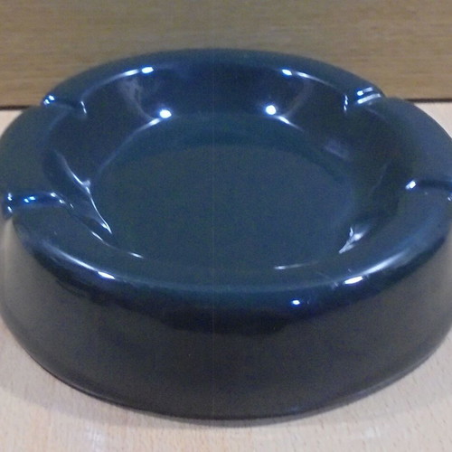 Cutty Sark scotch whisky old promotional ceramic ashtray used