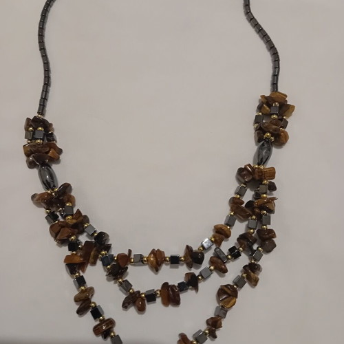 Necklace with tiger's eye and hematite like new