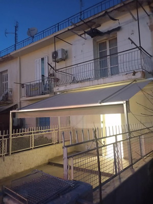 Διαμέρισμα Καλλιθέα Τζιτζιφιές ανακαινισμένο, ισόγειο, 37 τ.μ., με κήπο και θέση στάθμευσης
