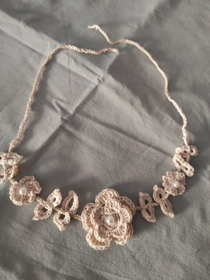 Abysse handmade knitted necklace beige new