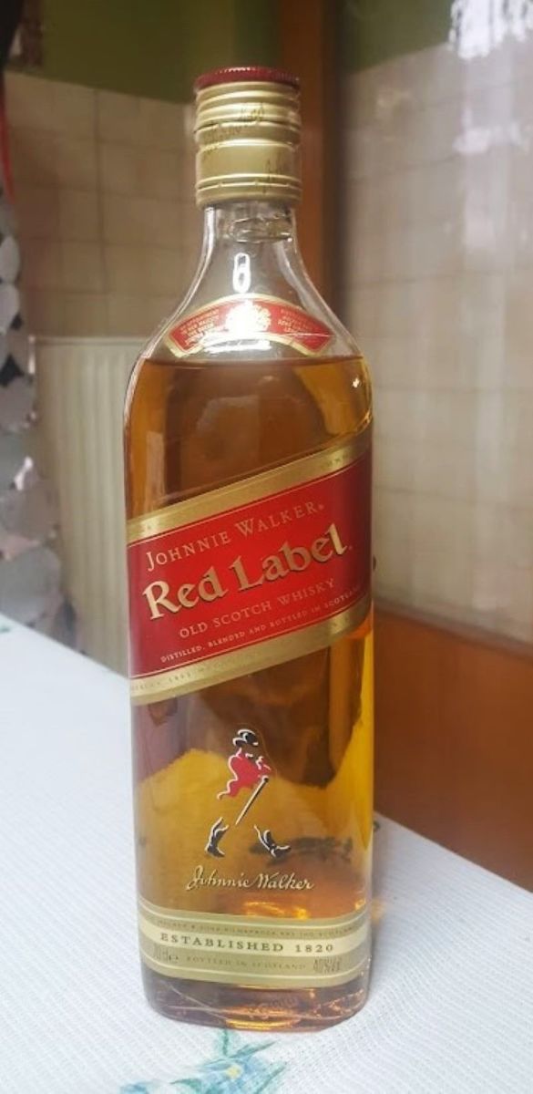 Johnnie Walker Red Label Old Scotch… - € 40,00 - Vendora.cy