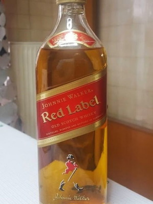 Johnnie Walker Red Label Old Scotch Whisky от 80-те години неизползван 0,7л