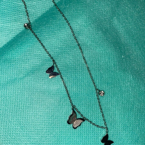 Women's silver butterfly necklace like new