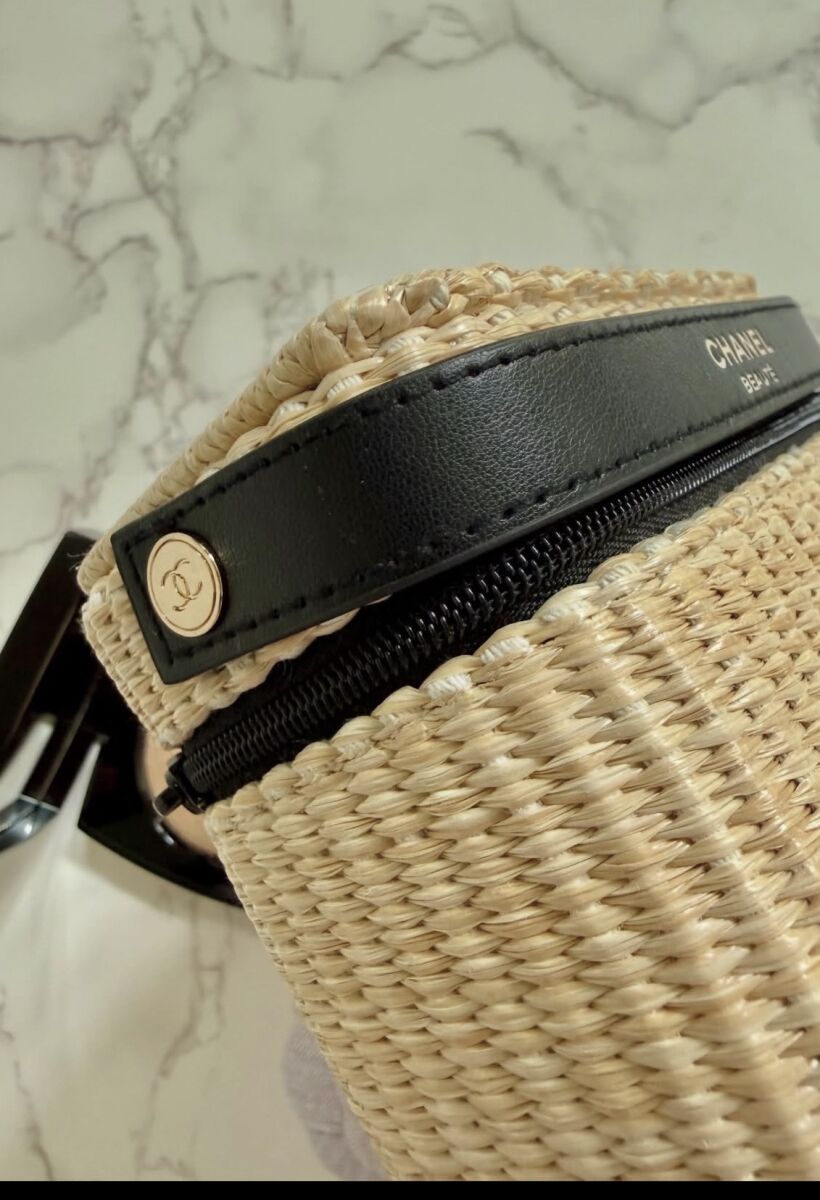 Chanel Les Beiges Beauty Case limited… - € 165,00 - Vendora.cy