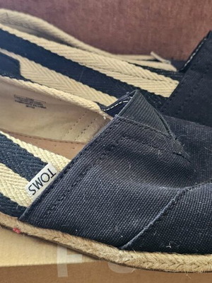 Toms shoes like new, size 44