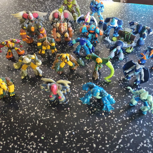 Gormiti figures, pack of 24