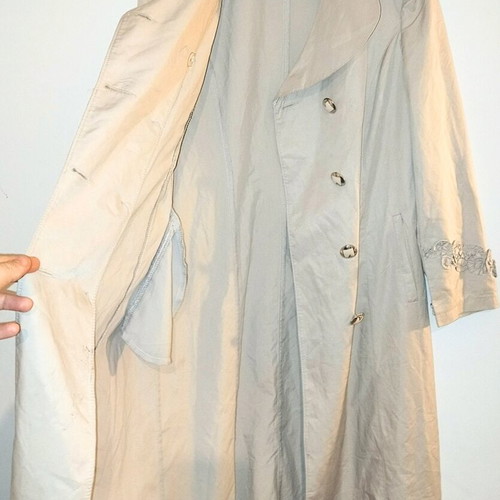 Retro Muse beige waterproof trenchcoat with ruffle flower details like new, size L-XL