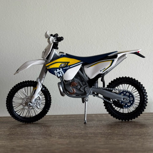 Maisto Collectible Husqvarna FE 501 Miniature used, black-yellow 1:12