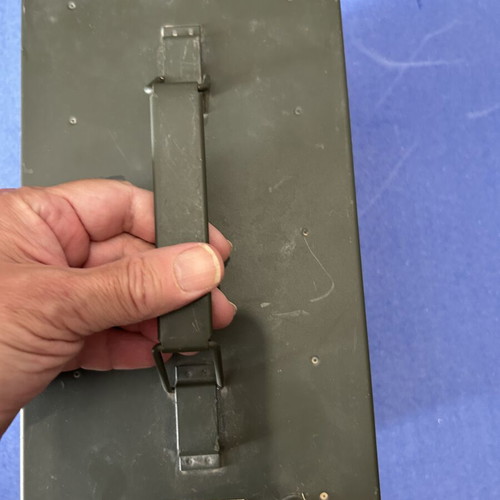 Metal ammunition box empty, like new