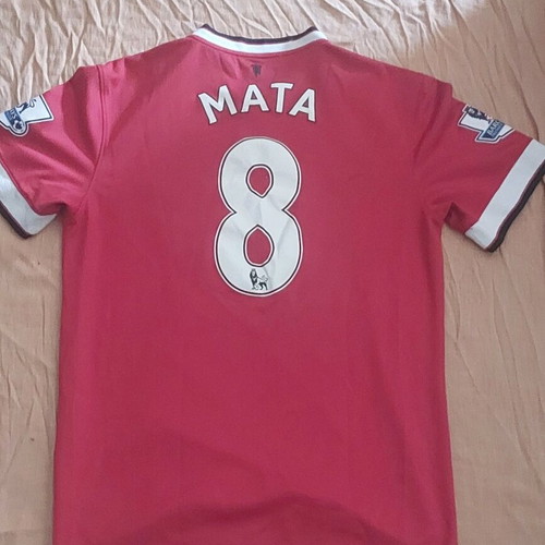 Manchester United Mata football shirt like new, size M