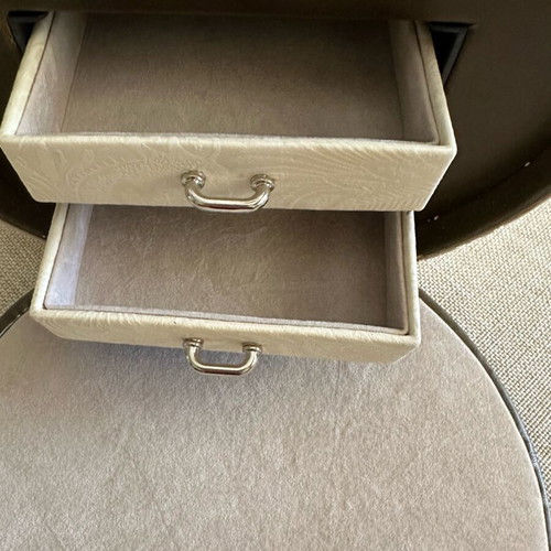 Jewelry box case with drawers, mirror and keys like new