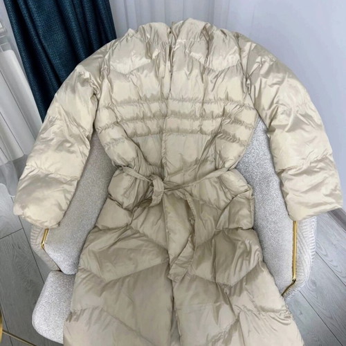 Coat like new, beige, sizes S and M, warm and light
