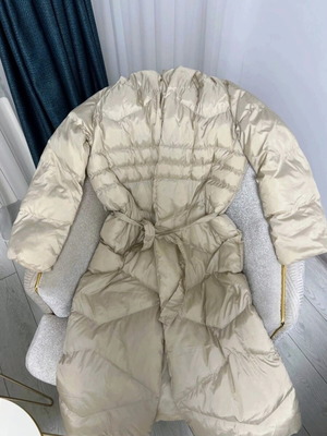 Coat like new, beige, sizes S and M, warm and light