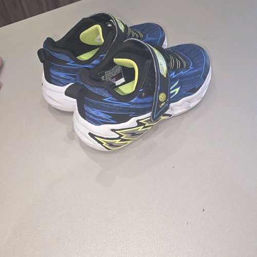 Παιδικά παπούτσια Skechers S-Lights Light-Storm 2.0 μεταχειρισμένα, μέγεθος 27