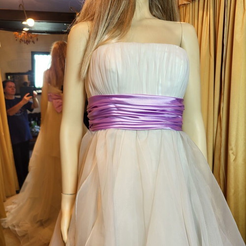 Wedding dress used white organza with lilac belt and bow
