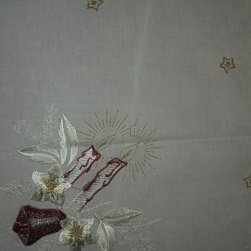 Tablecloth 85x85 like new, perfect for Christmas