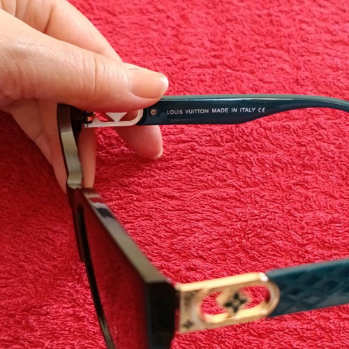 Women’s sunglasses LV9013 new, black and blue