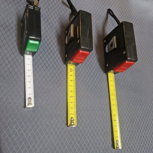Measuring tapes new, set of 3 with stop button