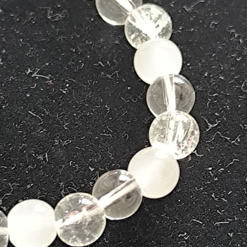 Bracelet with Quartz and White Cat's Eye beads new, elastic