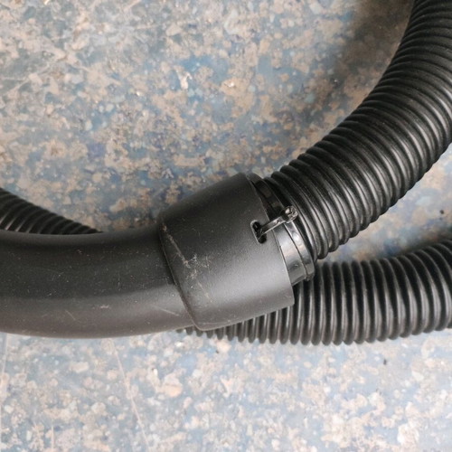 Rohnson 4AAAA 700 watt vacuum cleaner used with fabric bag