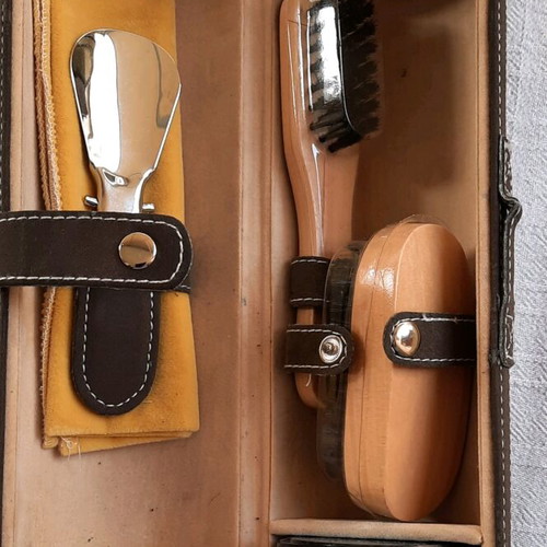 Leather travel case new for shoe polishing brown