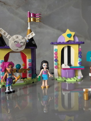 Lego Friends 41687 Magical Funfair Stalls used