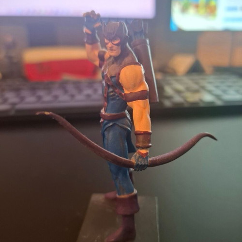 Eaglemoss Marvel Classic Hawkeye refurbished figure with Greek magazine