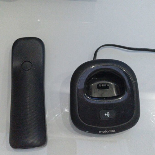 Motorola CD4001 cordless home phone like new, DECT technology