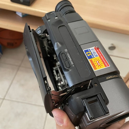 Sony Handycam Video8 Camcorder NightShot 0 Lux 18x Optical Zoom excellent condition