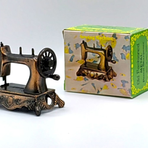 Vintage Diecast Sewing Machine Pencil Sharpener new in original box