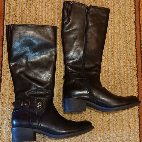 Dasia boots black, like new, size 40