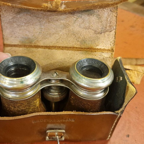 Le Jockey Club binoculars used, French with leather and leather case, vintage