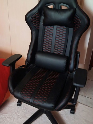 Legend gaming καρέκλα σαν καινούργια, μαύρη με μηχανισμό ρύθμισης